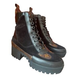 Louis Vuitton Monogram Lauréate Desert Boots